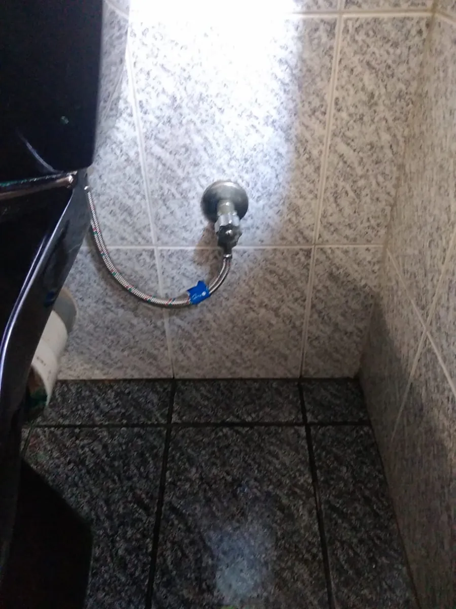 Toilet flexi connector leak and isolation valve Sandton