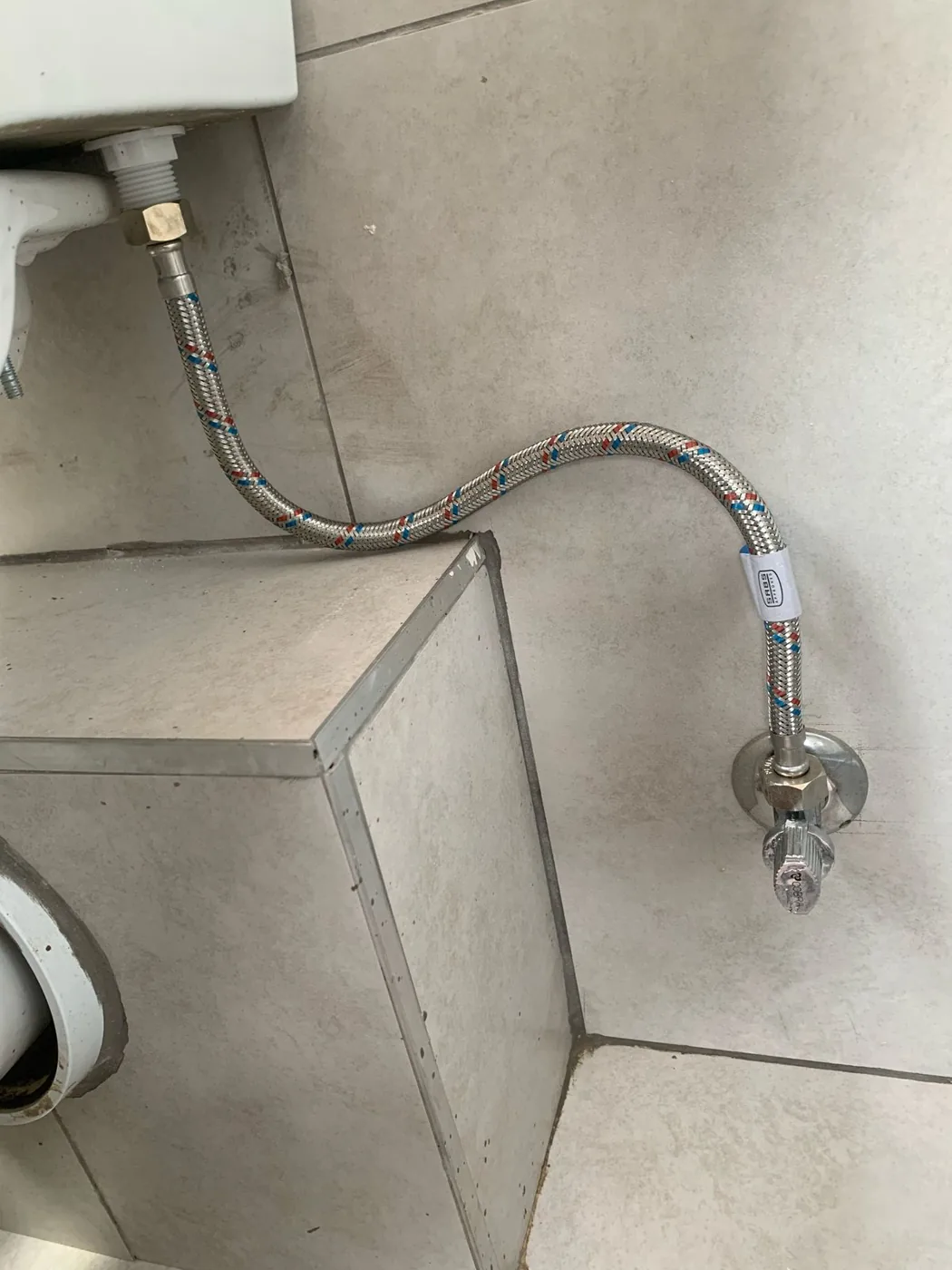 Flexi hose failure Sandton under bathroom basin isolation valve