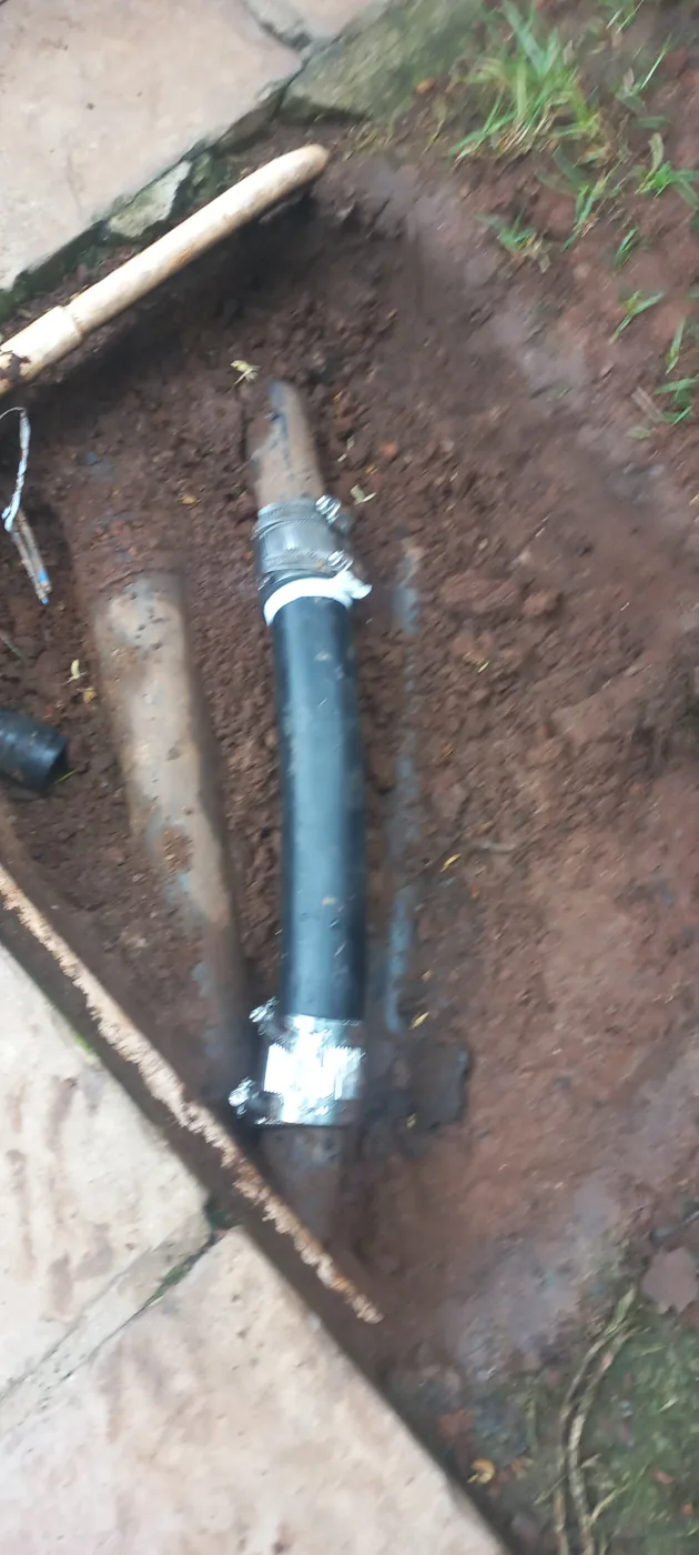 Pressure control related burst Sandton repaired pipe section and coupling